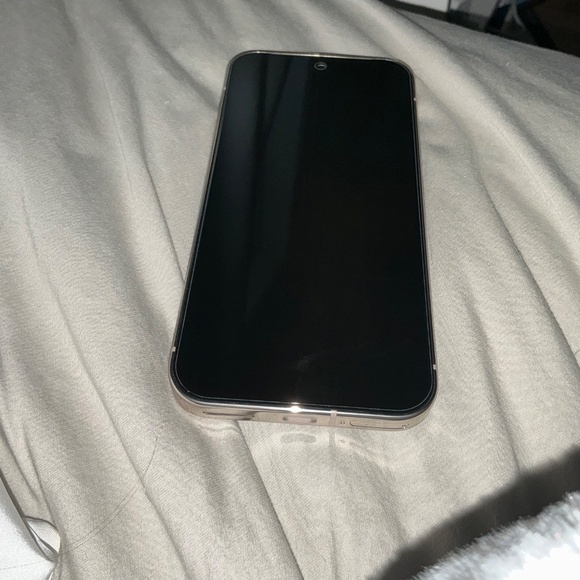 Google Pixel 9 pro with Google pixel watch 2 - Picture 3 of 7